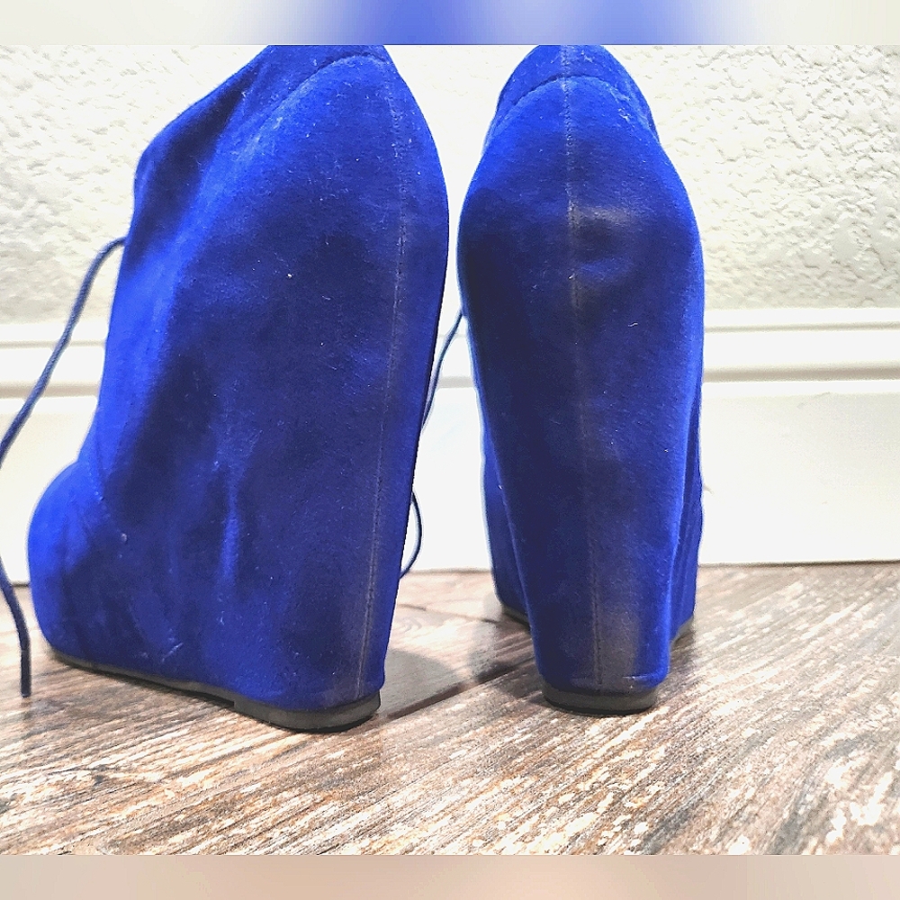 Blue Wedge - Picture 4 of 9